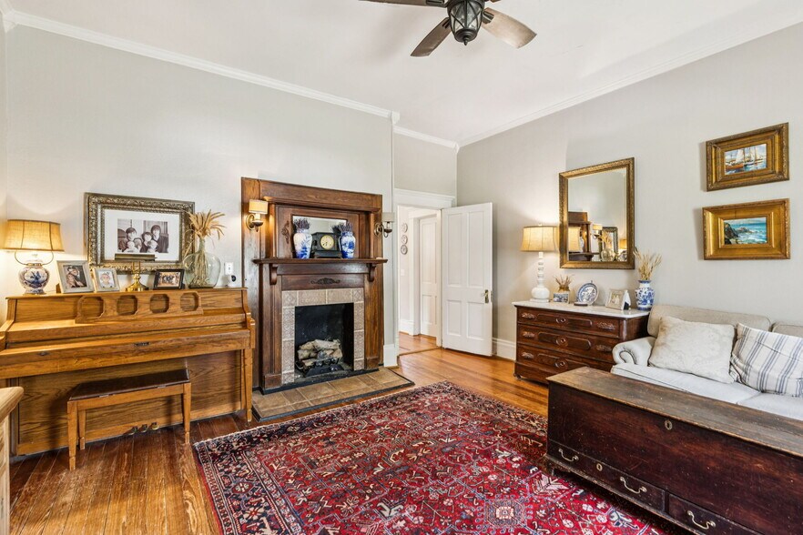 More Photos Of 607 E 1st St, Prosper Office Residential For Sale