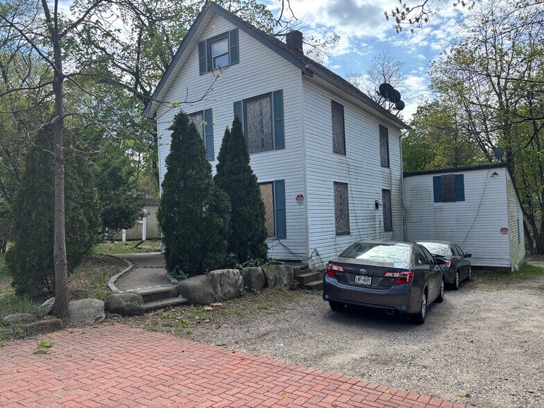 More Photos Of 44 1st Ave, Kings Park Multifamily For Sale