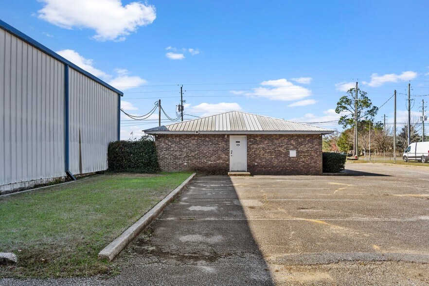 More Photos Of 6266 W St, Pensacola Office For Sale