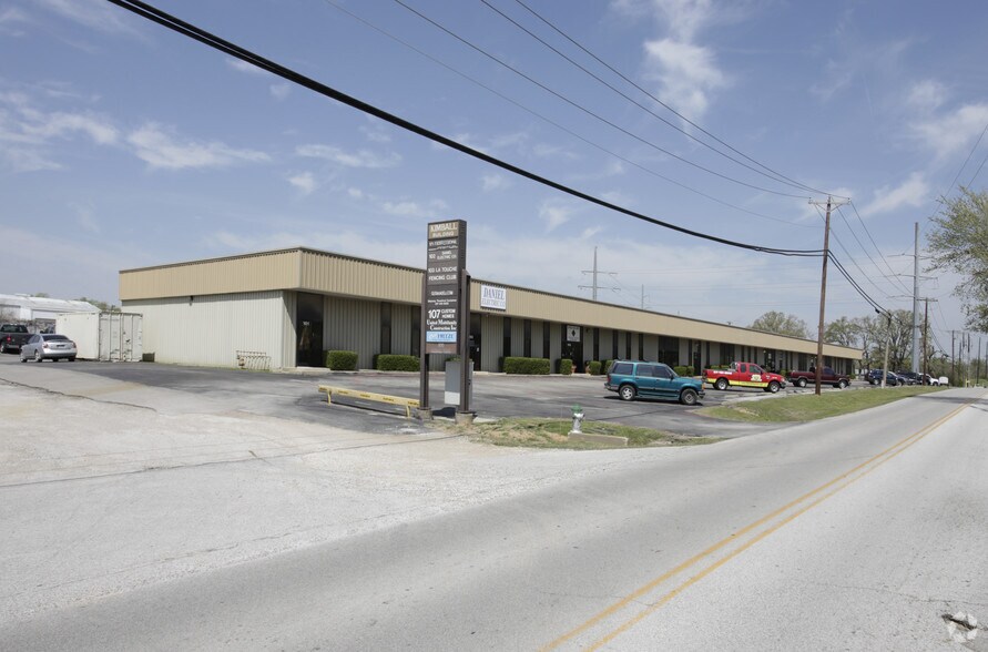 More Photos Of 500 N Kimball Ave, Southlake Showroom For Lease