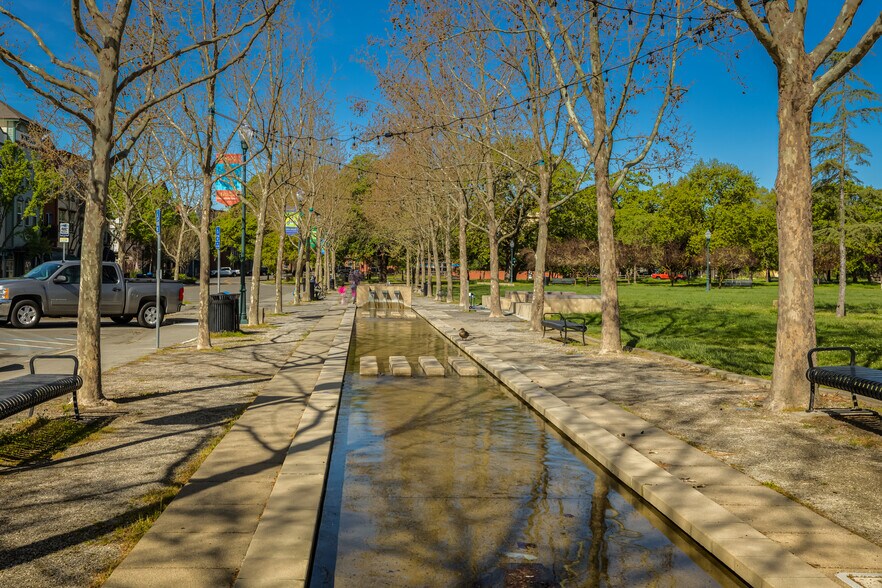 More Photos Of 220 Windsor River Rd, Windsor Apartments For Sale