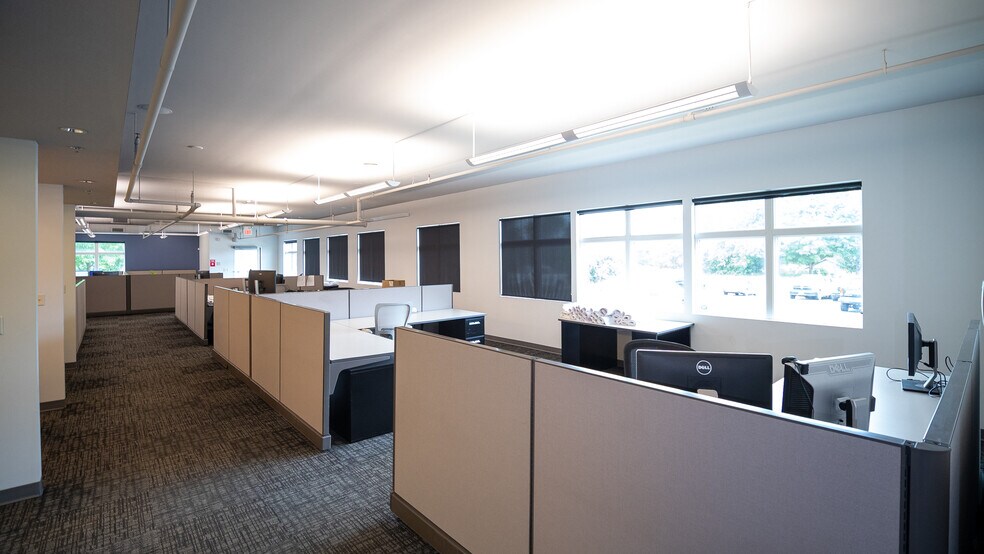 More Photos Of 3416 Lakeridge Pl NW, Rochester Office For Lease