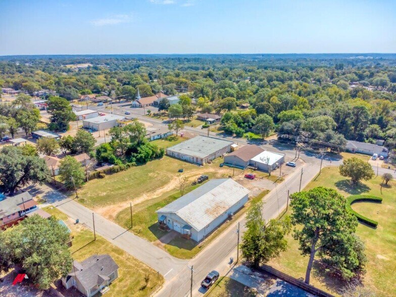 More Photos Of 102 Gray St, Henderson Flex For Sale