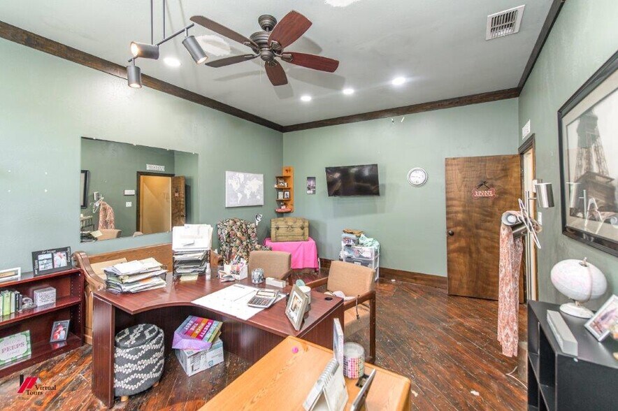 More Photos Of 102 Gray St, Henderson Flex For Sale