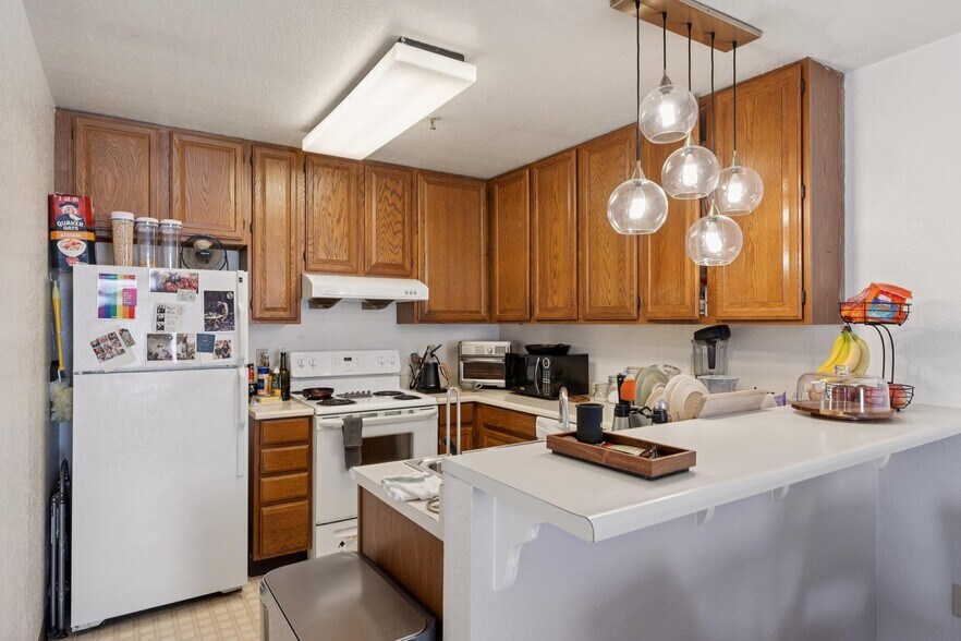 More Photos Of 459 Stow Ave, Oakland Apartments For Sale
