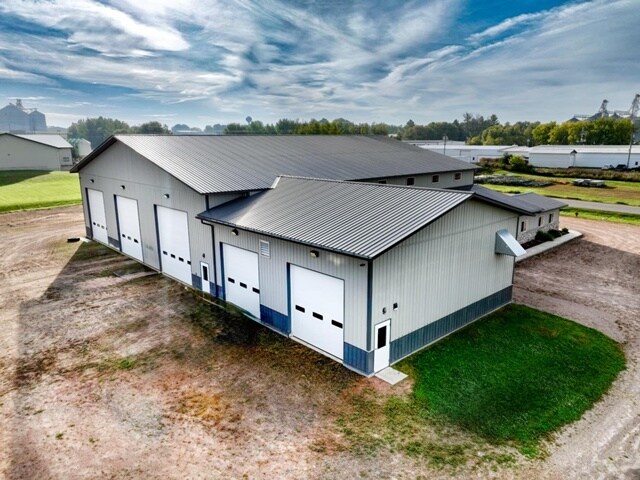 More Photos Of 705 N Main St, Loyal Industrial For Sale