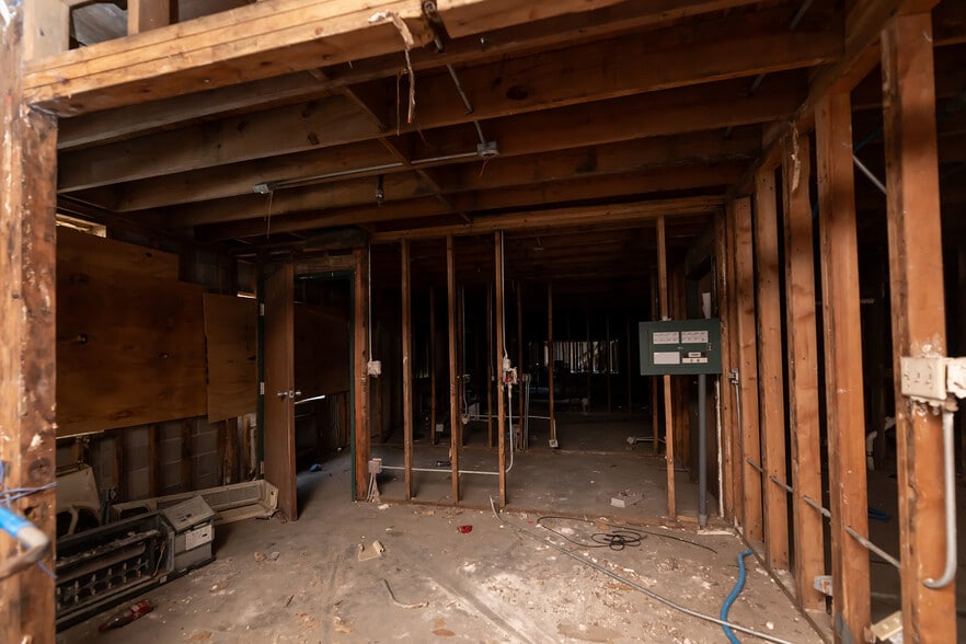 More Photos Of 6020 Shelby Oaks Dr, Memphis Hotel For Sale