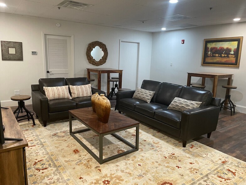 More Photos Of 70 Sapphire Valley Rd, Sapphire Apartments For Sale