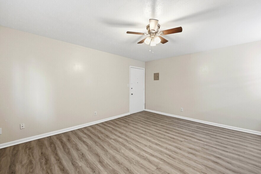 More Photos Of 2189 Baringer Ave, Louisville Apartments For Sale