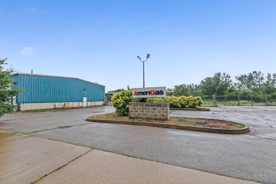 More Photos Of 37401 Stevens Blvd, Willoughby Flex For Lease