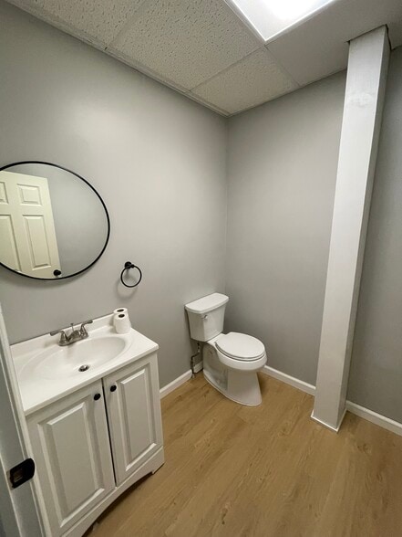 More Photos Of 2660 Lefevre St, Philadelphia General Retail For Lease