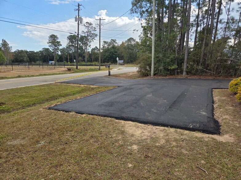 More Photos Of 3140 Lees Ln, Mobile Light Distribution For Lease