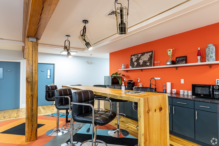 More Photos Of 51 N Main St, Southington Office For Lease