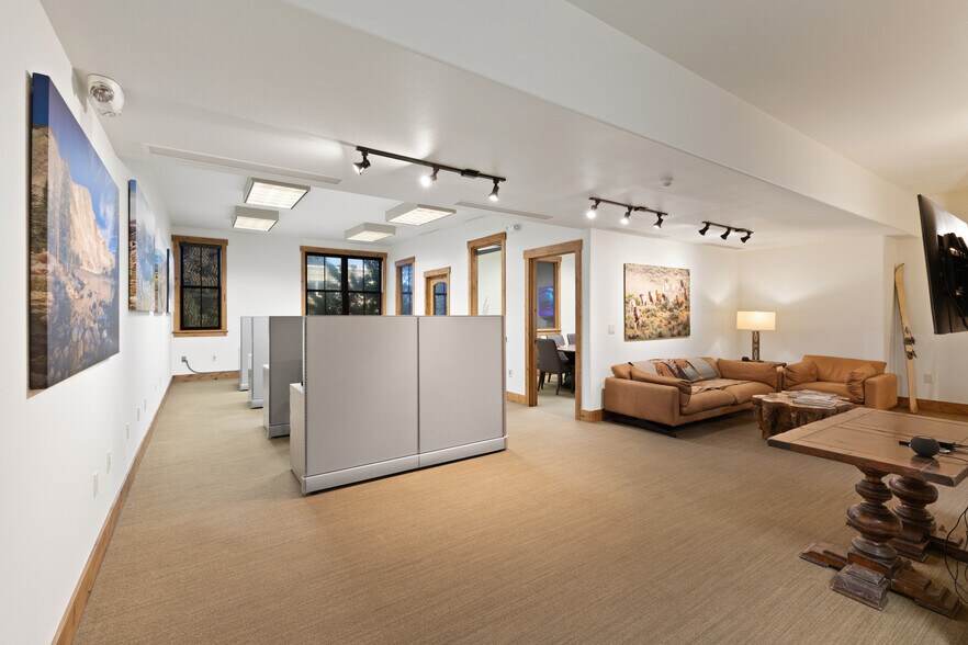 More Photos Of 442 Lincoln Ave, Steamboat Springs Flex For Sale