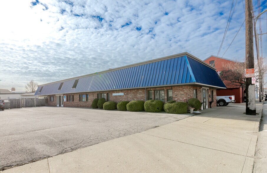 More Photos Of 1034 Story Ave, Louisville Light Manufacturing For Lease