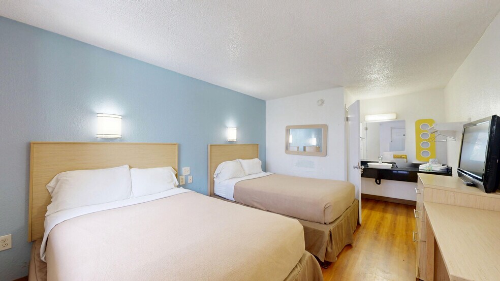 More Photos Of 2738 N Monroe St, Tallahassee Hotel For Sale