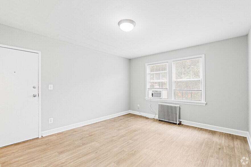 More Photos Of 32 Chesapeake St SW, Washington Apartments For Sale