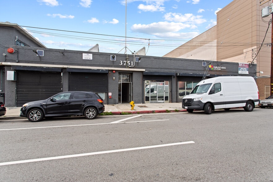 Primary Photo Of 3751-3761 S Hill St, Los Angeles Warehouse For Lease