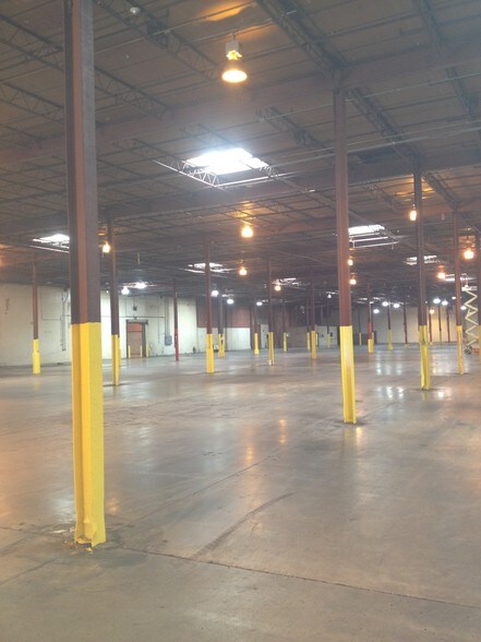 More Photos Of 1800 Crawford Rd, Opelika Warehouse For Lease
