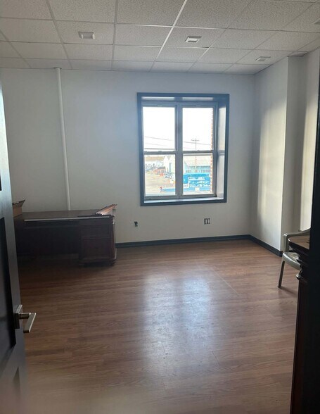 More Photos Of 163 Imlay St, Brooklyn Warehouse For Lease