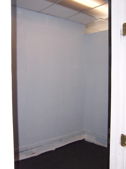 More Photos Of 516 W Lancaster Blvd, Lancaster Freestanding For Lease