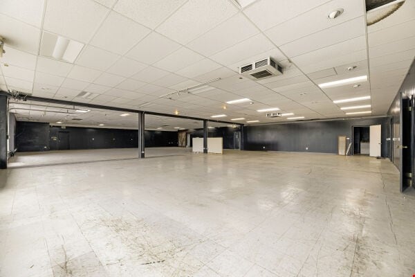 More Photos Of 9110 Ralston Rd, Arvada Showroom For Sale