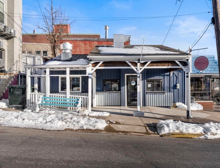 Primary Photo Of 2 Pond St, Bristol Storefront For Sale