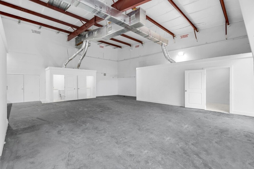 More Photos Of 3435 Enterprise Ave, Naples Warehouse For Sale