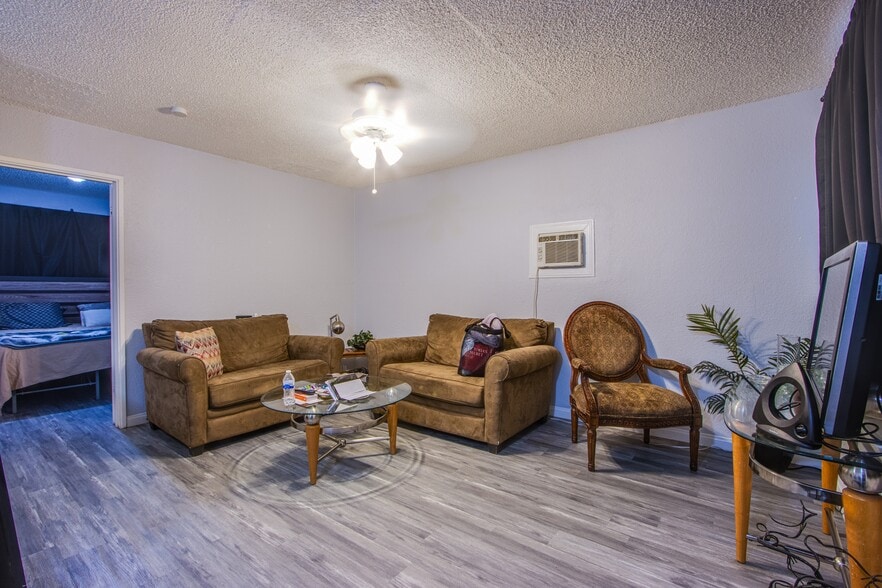 More Photos Of 612 W Washington Ave, Las Vegas Multifamily For Sale