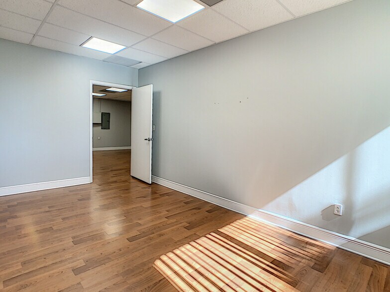 More Photos Of 777 SE 20th St, Fort Lauderdale Loft Creative Space For Lease