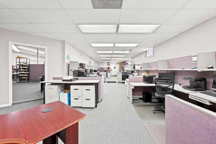 More Photos Of 806 Beaver St, Bristol Office For Sale