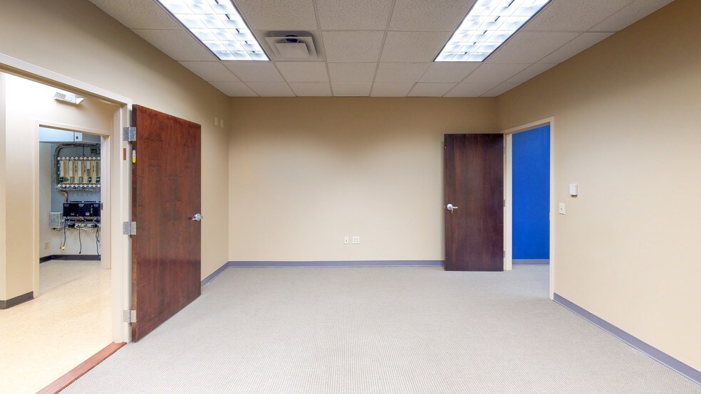 More Photos Of 1600 Westgate Cir, Brentwood Office For Lease