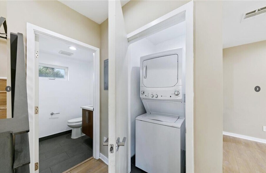 More Photos Of 961 N St Andrews Pl, Los Angeles Apartments For Sale
