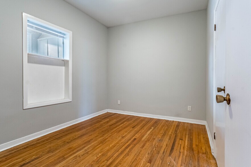 More Photos Of 740 Lansdowne Av, Toronto Multifamily For Sale