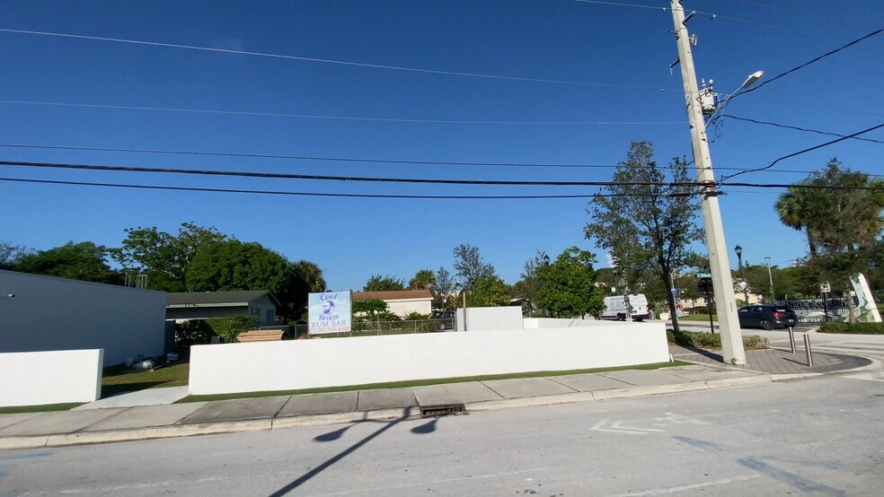 Primary Photo Of 711 N Rosemary Ave, West Palm Beach Storefront Retail Office For Sale