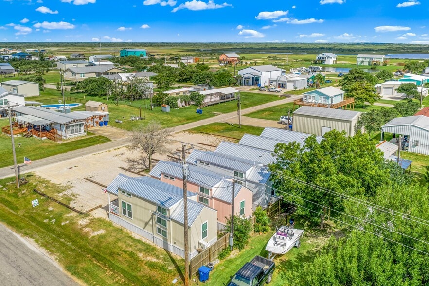 More Photos Of 702 8th St, Port Lavaca Manufactured Housing Mobile Home Park For Sale