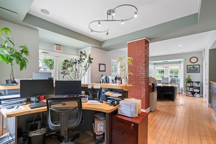 More Photos Of 67 Fort Salonga Rd W, Northport Loft Creative Space For Sale