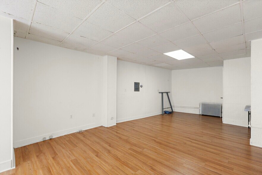 More Photos Of 304 Newark Ave, Jersey City Storefront Retail Office For Lease