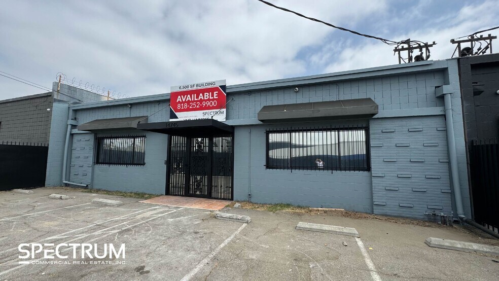Primary Photo Of 14743-14745 Arminta St, Van Nuys Warehouse For Lease