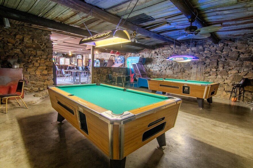 More Photos Of 18400 E B Hwy, Sheldon Flex For Sale