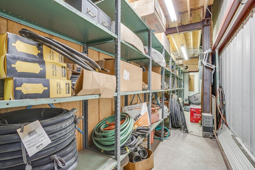 More Photos Of 1600 FM 3433, Newark Warehouse For Sale