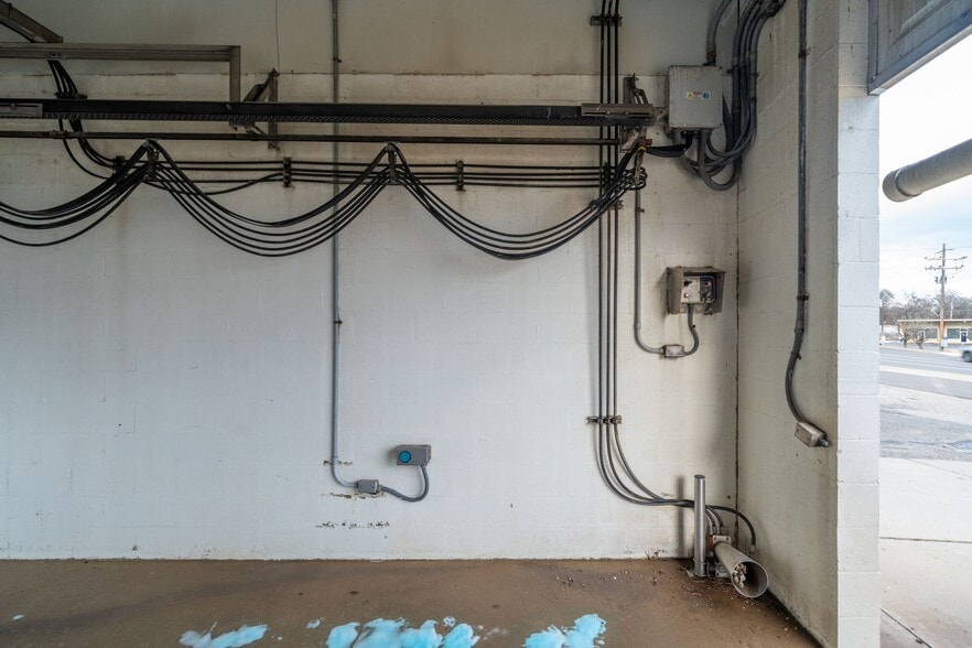 More Photos Of 626 Carpenter Dam Rd, Hot Springs National Park Specialty For Sale