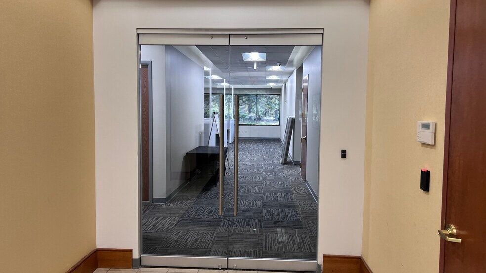 More Photos Of 4502 Woodland Corporate Blvd, Tampa Office For Lease