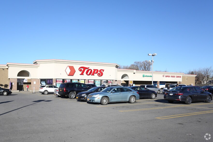 More Photos Of 3500 Main St, Amherst Supermarket For Sale