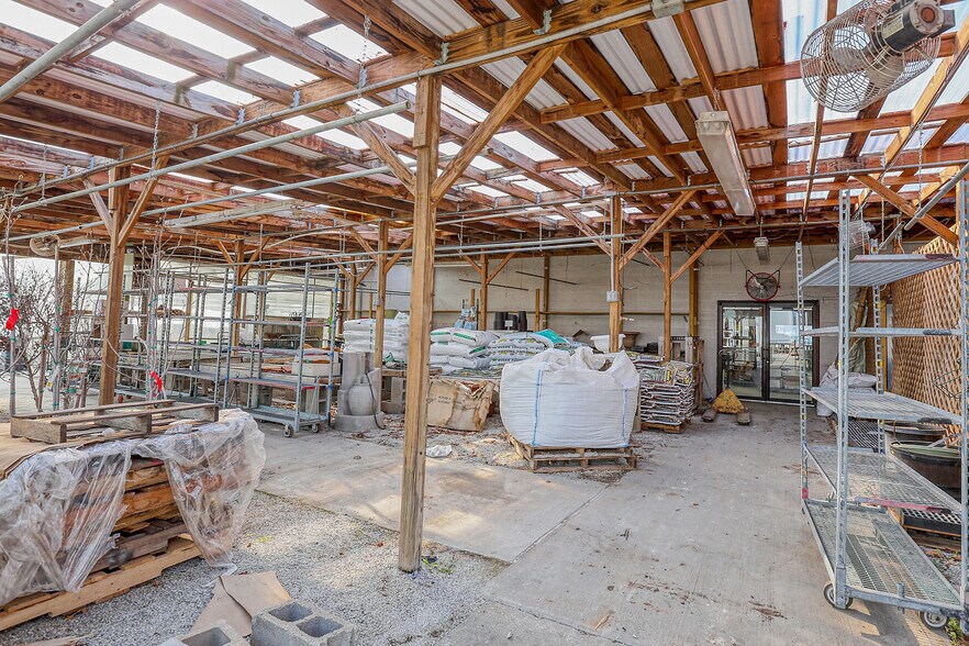 More Photos Of , Blue Springs Unknown For Sale