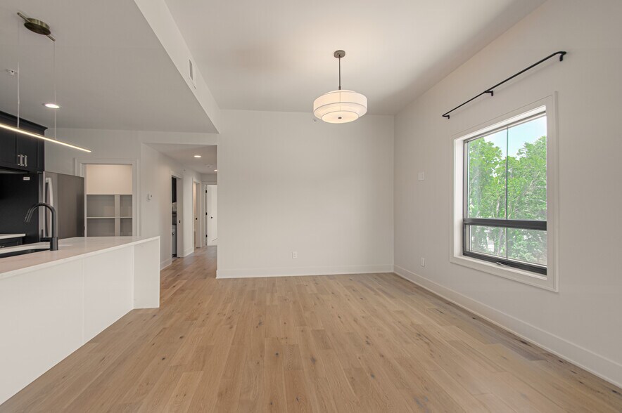 More Photos Of 200 W Gregory Blvd, Kansas City Apartments For Sale