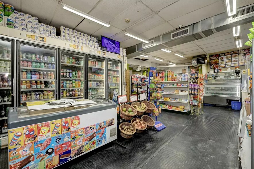 More Photos Of 420-428 Pembroke St, Bridgeport General Retail For Sale