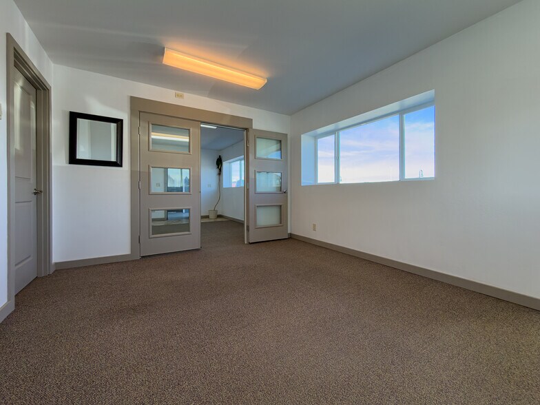 More Photos Of 125 Baltimore Ave SE, Bandon General Retail For Sale