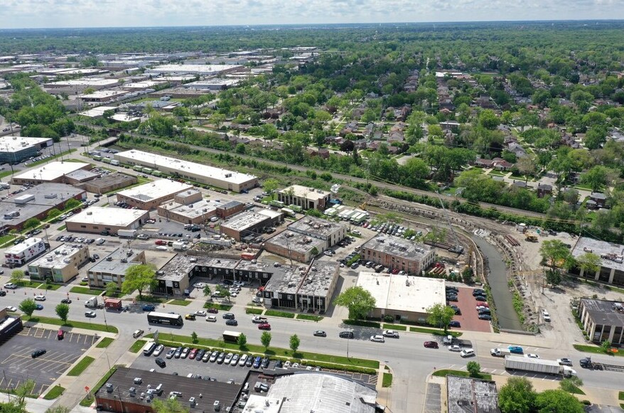 More Photos Of 9914 W Derby Ln, Westchester Flex For Sale