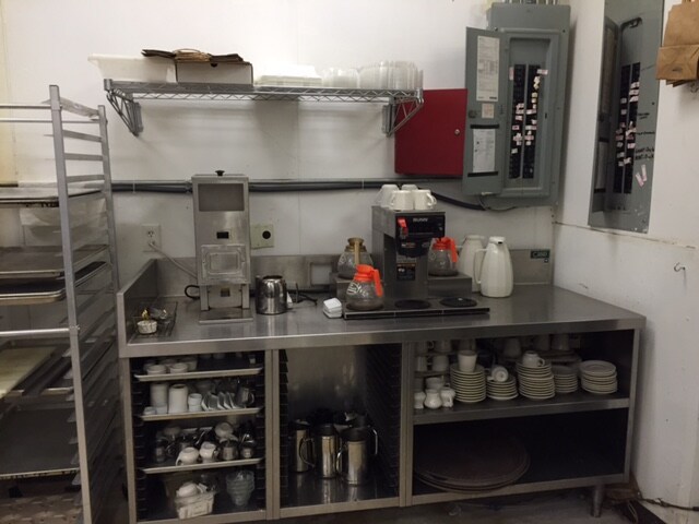 More Photos Of 2 Riverview Dr, Marlboro Storefront For Lease